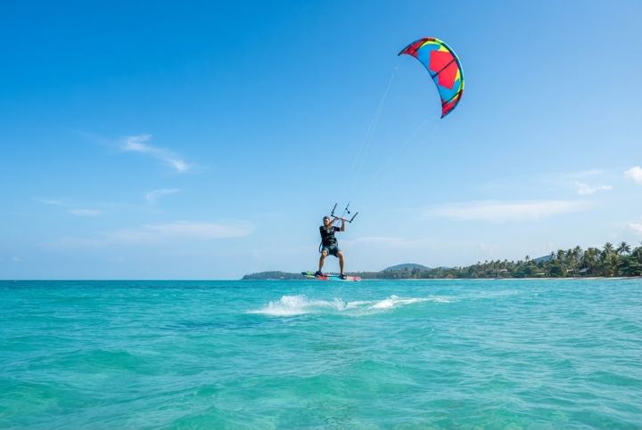 Kitesurfing or E-foil Lesson Koh Samui tour