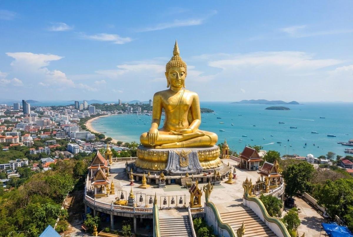 Big Buddha Hill Wat Phra Yai